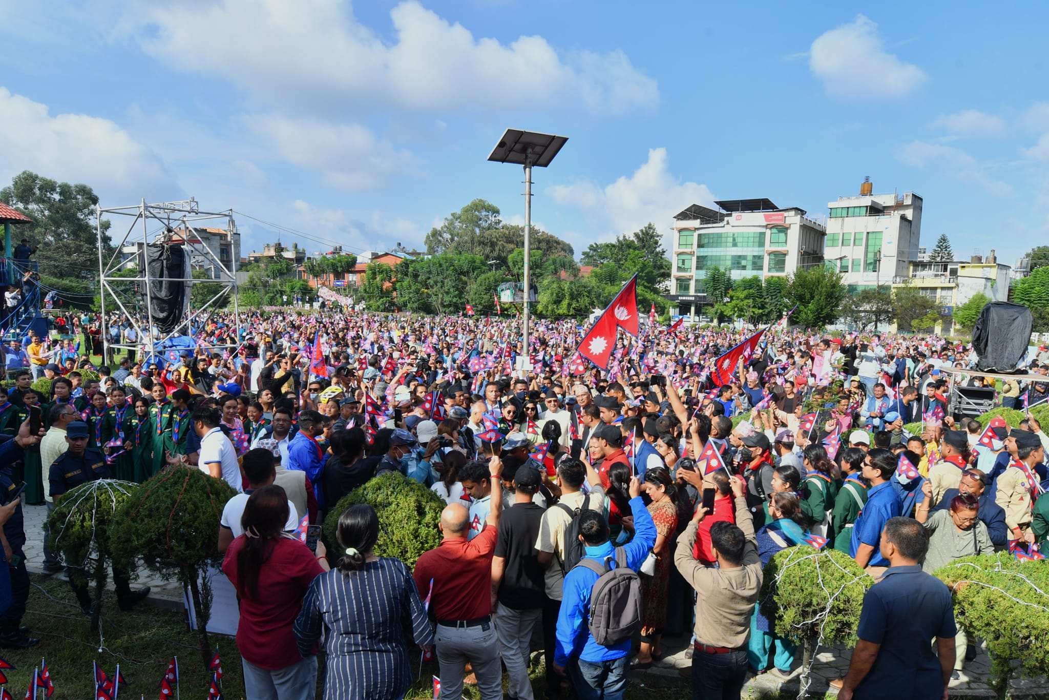 UML with national flag-31695182369.jpg